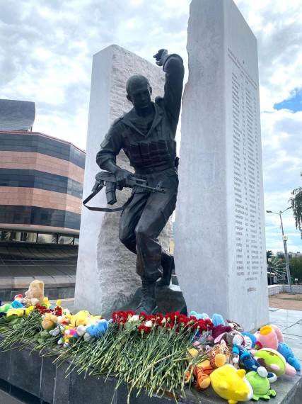 27 июля отмечается День памяти детей-жертв украинской агрессии на Донбассе. В Саранске на Площади Победы состоялась акция, в которой приняли участие обучающиеся нашей школы. 27 июля стало трагической датой, напоминающей о страшных событиях. В этот день.